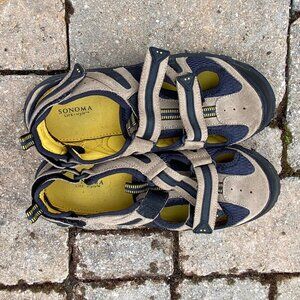 Like new Sonoma closed-toe tan rugged sandals